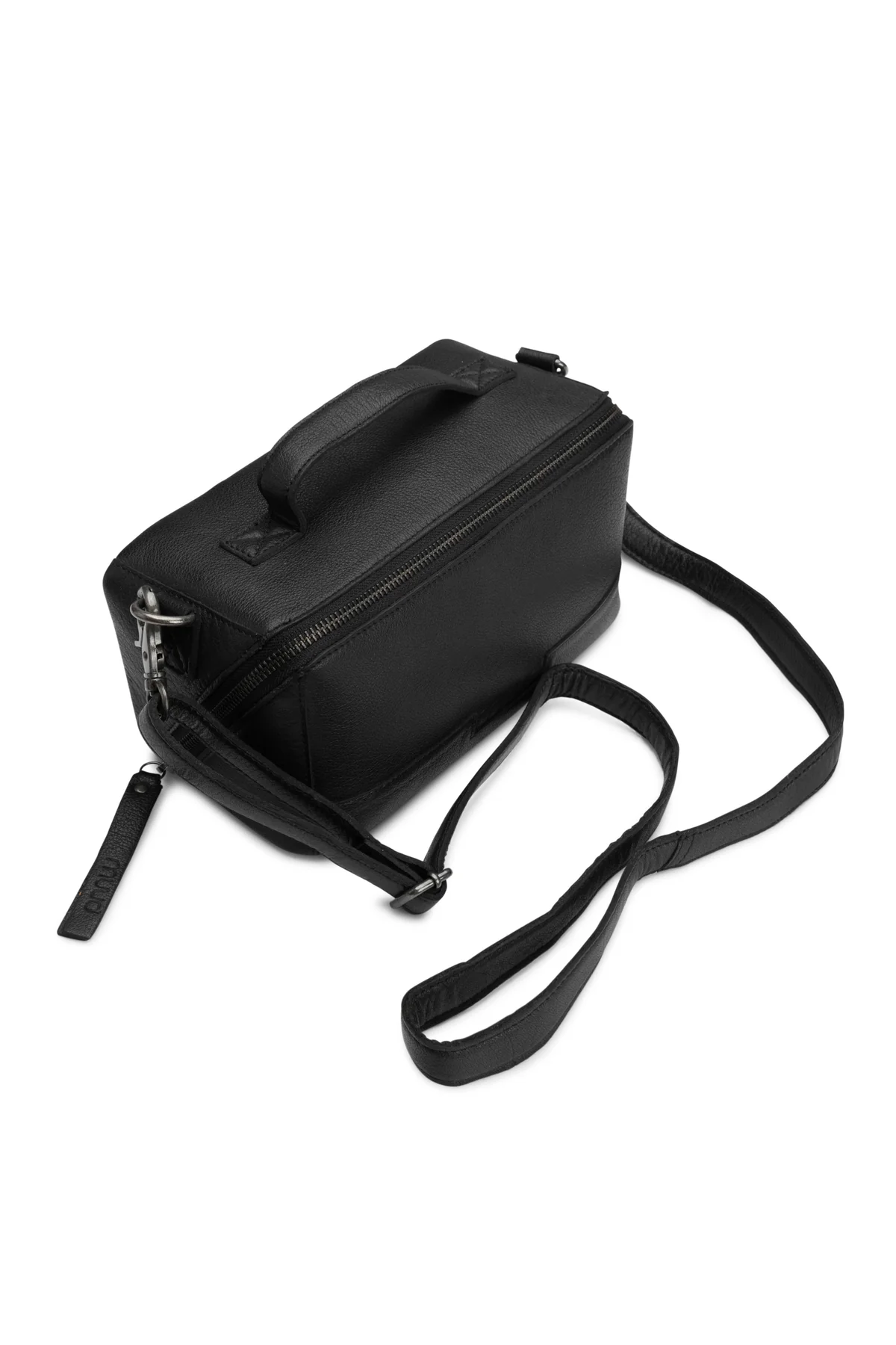 Muud_Cleo_black_closed_front_with_strap