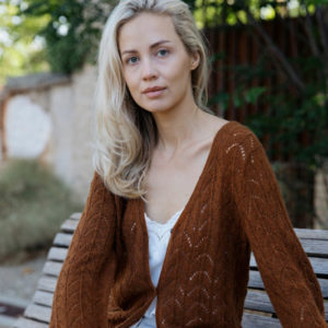 Memory Lane: Embellished Knits to Cherish – Obrázok 6